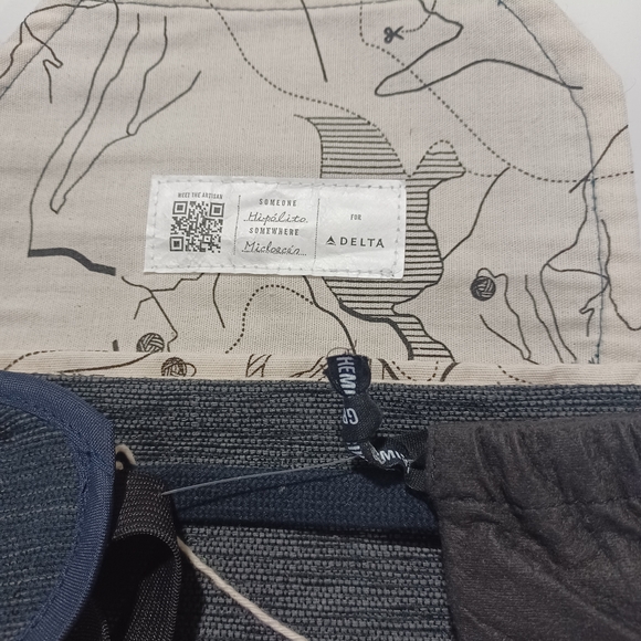 Delta Airlines Travel Kit For Business Class by Grown Alchemist - Picture 4 of 6